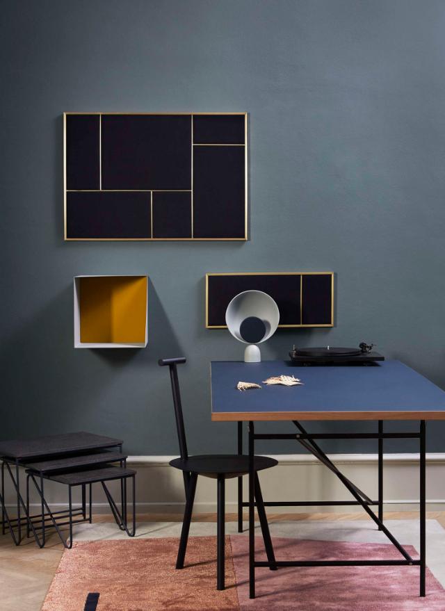 BLOOPER table lamp Ash Grey med Navy Blue disc